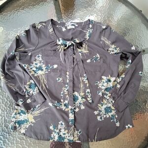 Van Heusen Women's Blouse - Gray with Green Floral Size XL